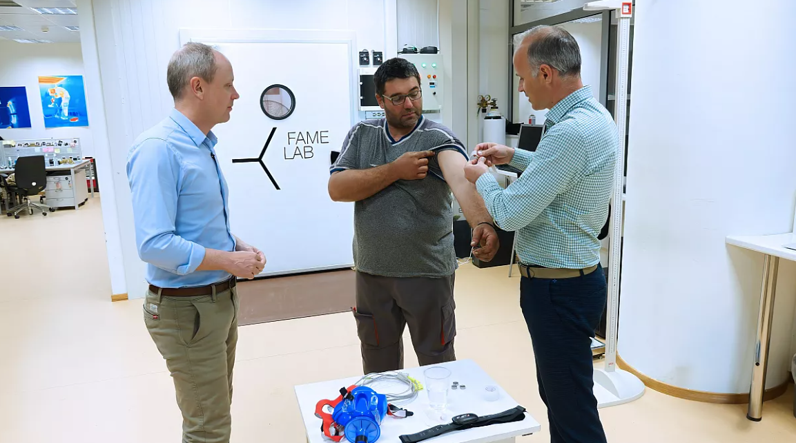 Measuring the body's response to heat inside the FAME laboratory